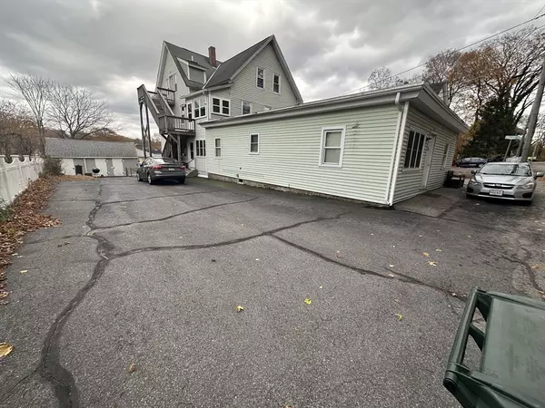 Webster, MA 01570,17 Mount Pleasant St