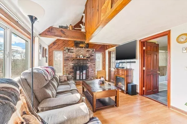 Freetown, MA 02702,17 E Public St