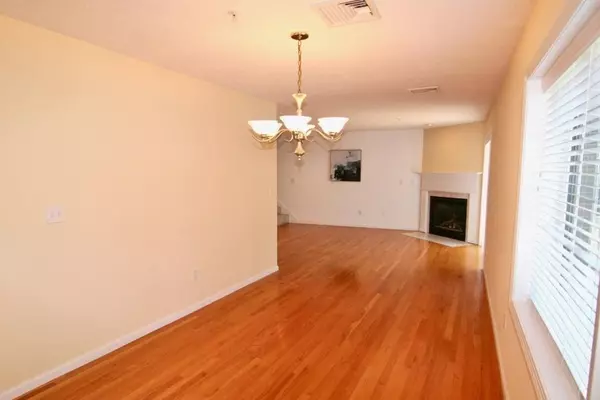 Winchester, MA 01890,7 Conant Road #67