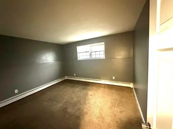 Lowell, MA 01850,363 Hildreth #11