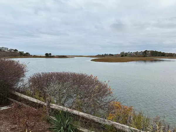 Chatham, MA 02633,92 Indian Trail