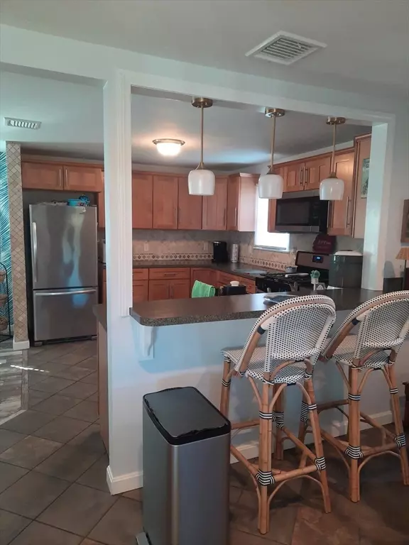 Marshfield, MA 02050,18 Adams Rd. #18