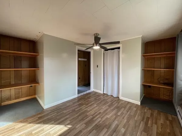 Grafton, MA 01536,15 Jay St