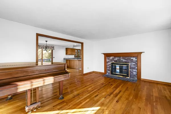 Falmouth, MA 02536,23 Meadowood Ln