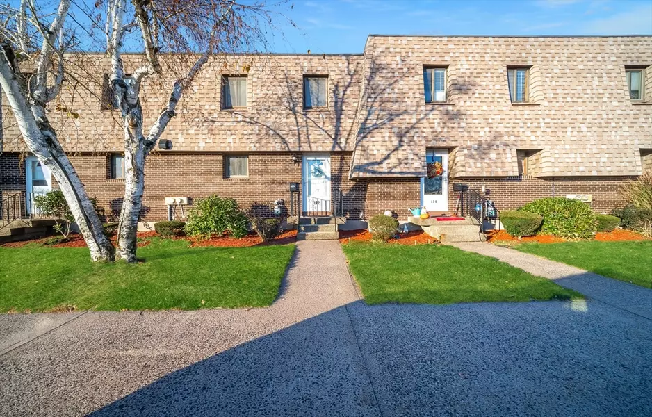 172 Beekman Dr #172, Agawam, MA 01001