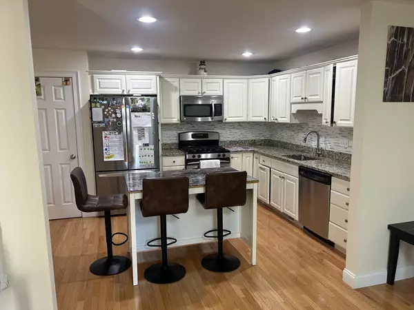 Stow, MA 01775,9 Cortland Dr #9