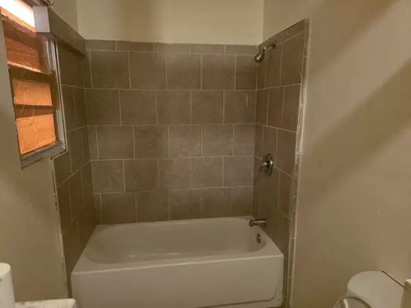 Springfield, MA 01109,21 Clifford St