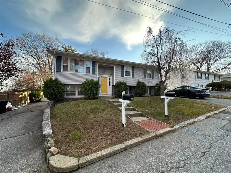11 Sutcliffe Ave #1, Lincoln, RI 02865
