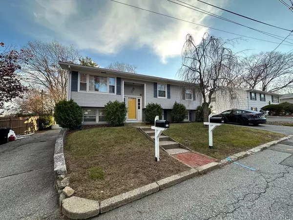 11 Sutcliffe Ave #1, Lincoln, RI 02865