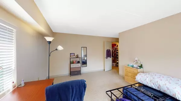 Boston, MA 02215,108 Peterborough Street #3E