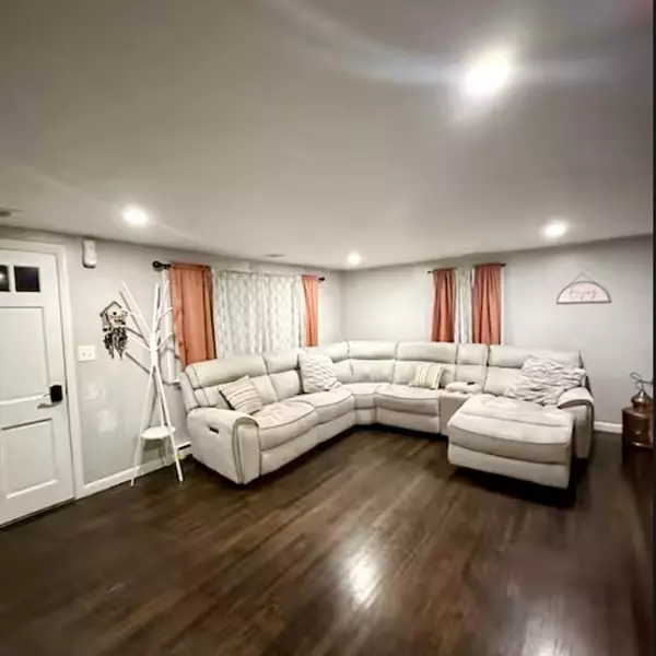 Plymouth, MA 02360,29 Fresh Pond Cir