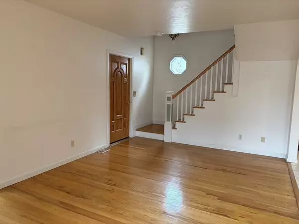 Worcester, MA 01604,270 Coburn Ave