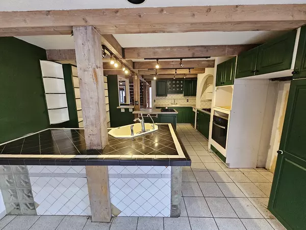 Belchertown, MA 01007,16 Juckett Hill Dr