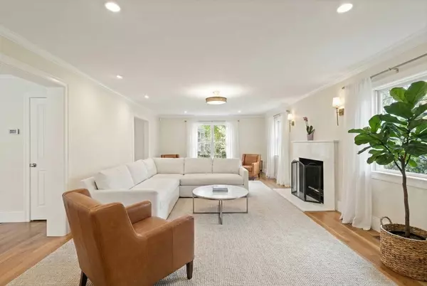 Newton, MA 02459,150 Country Club Rd