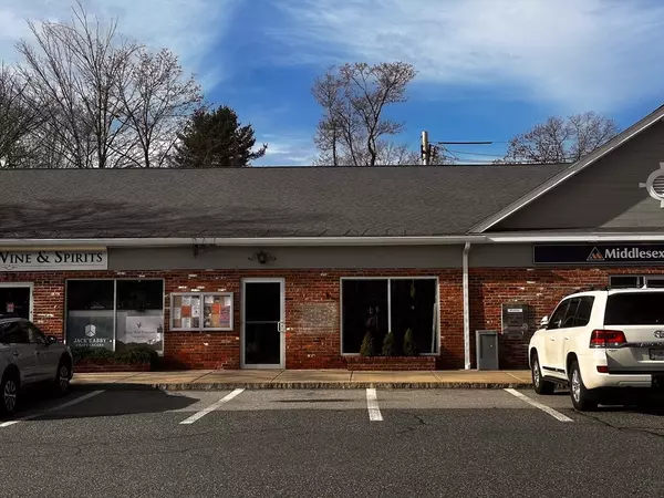 Sherborn, MA 01770,31 N Main