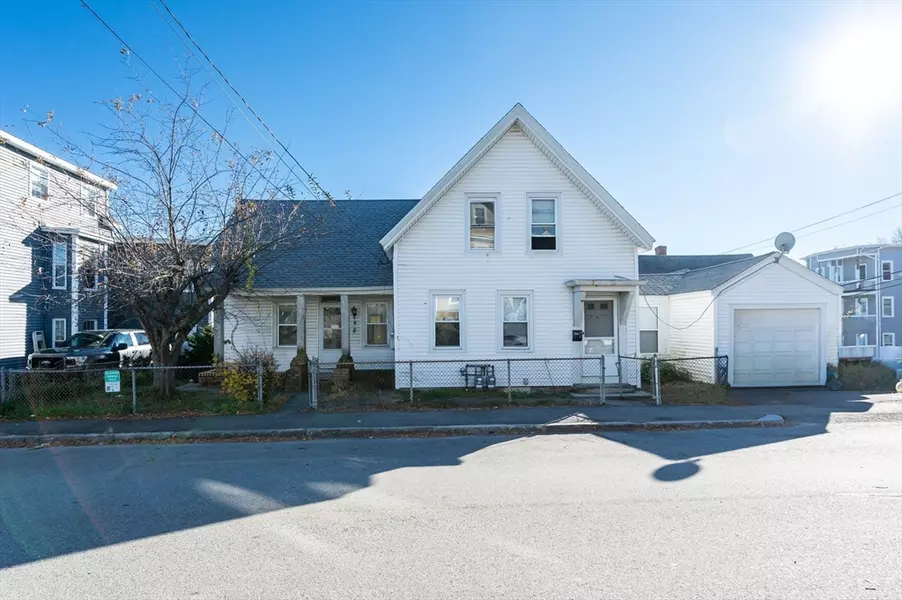 118 Butterfield St, Lowell, MA 01854
