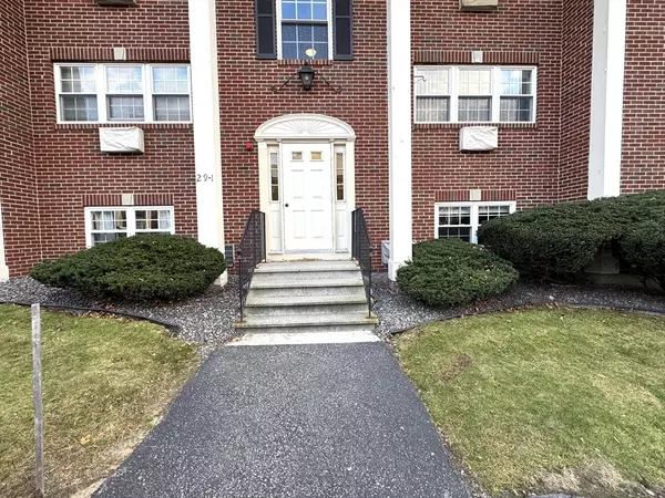 29 Arlington Rd #2, Woburn, MA 01801