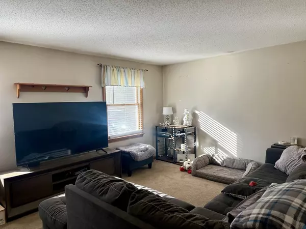 Attleboro, MA 02703,567 Mendon Rd #1