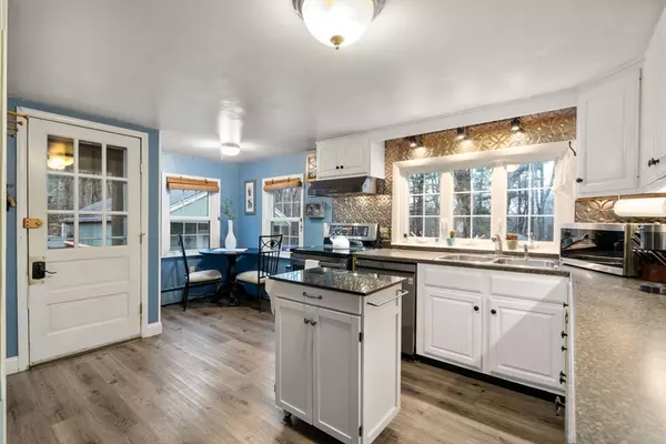 Oxford, MA 01540,10 Old Millbury Rd