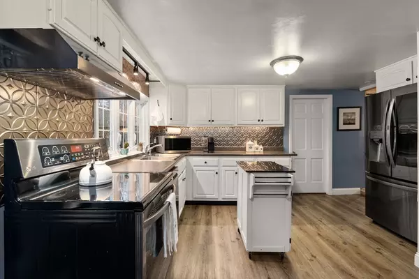 Oxford, MA 01540,10 Old Millbury Rd