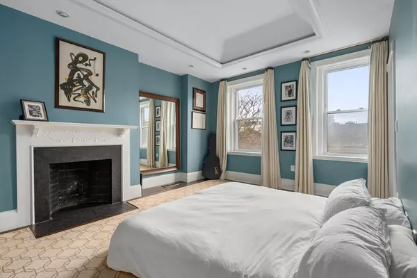 Boston, MA 02114,123 Charles St #3