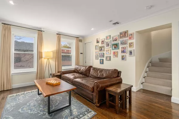 Boston, MA 02114,123 Charles St #3