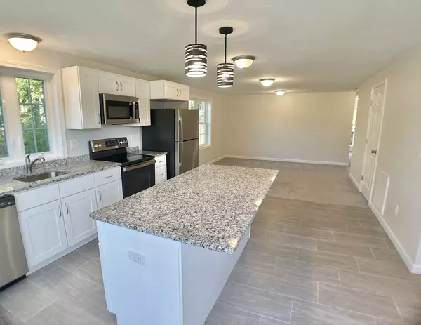 Plymouth, MA 02360,5 Tupper Hill Rd #5