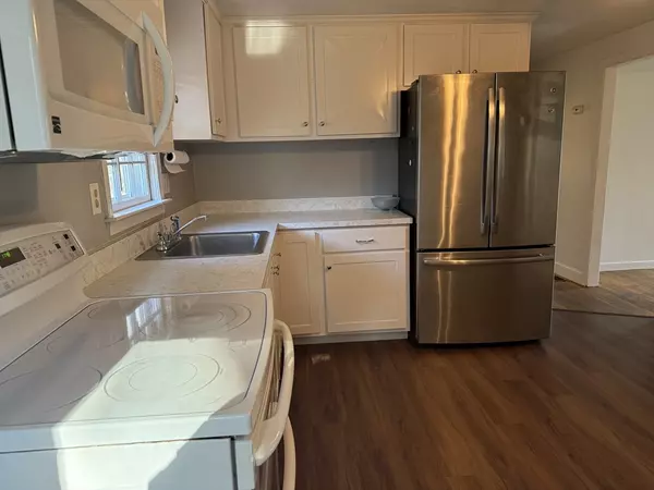 Barnstable, MA 02648,5 Huckleberry Ln