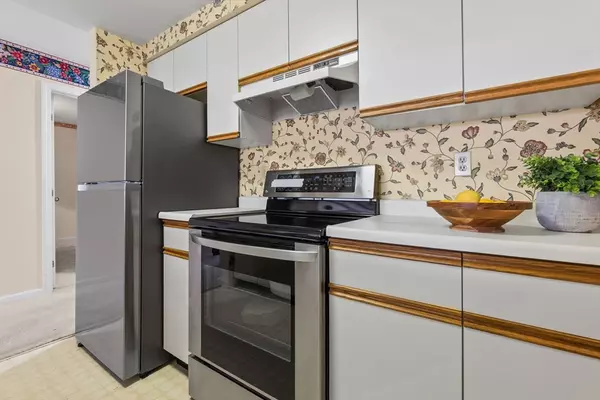 North Andover, MA 01845,148 Main St #C538