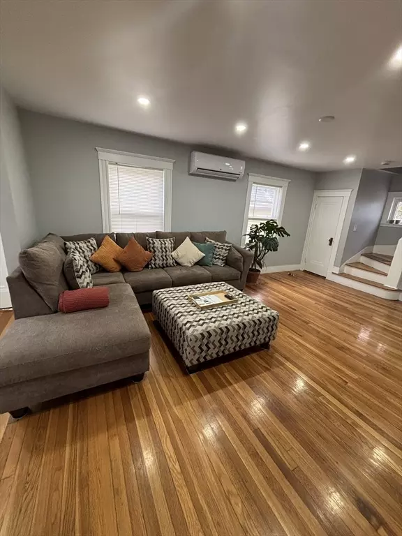 44 Rockdale Ave, Lynn, MA 01904