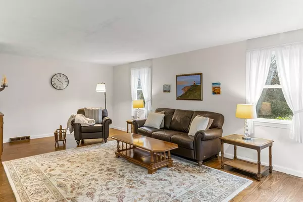 Bourne, MA 02532,93 Valley Bars Rd