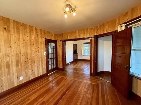 Lawrence, MA 01843,11 Devonshire Street