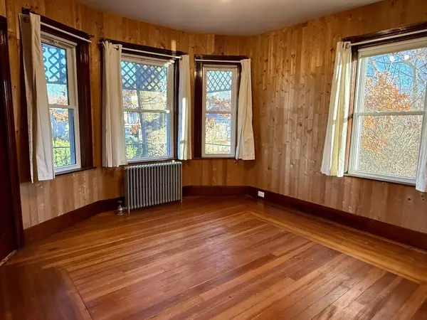 Lawrence, MA 01843,11 Devonshire Street