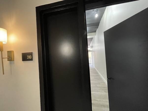 Worcester, MA 01609,13 Sudbury Street #303