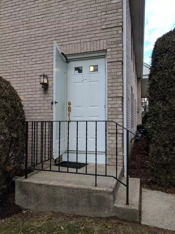 Agawam, MA 01001,6 Mansion Woods Dr #A