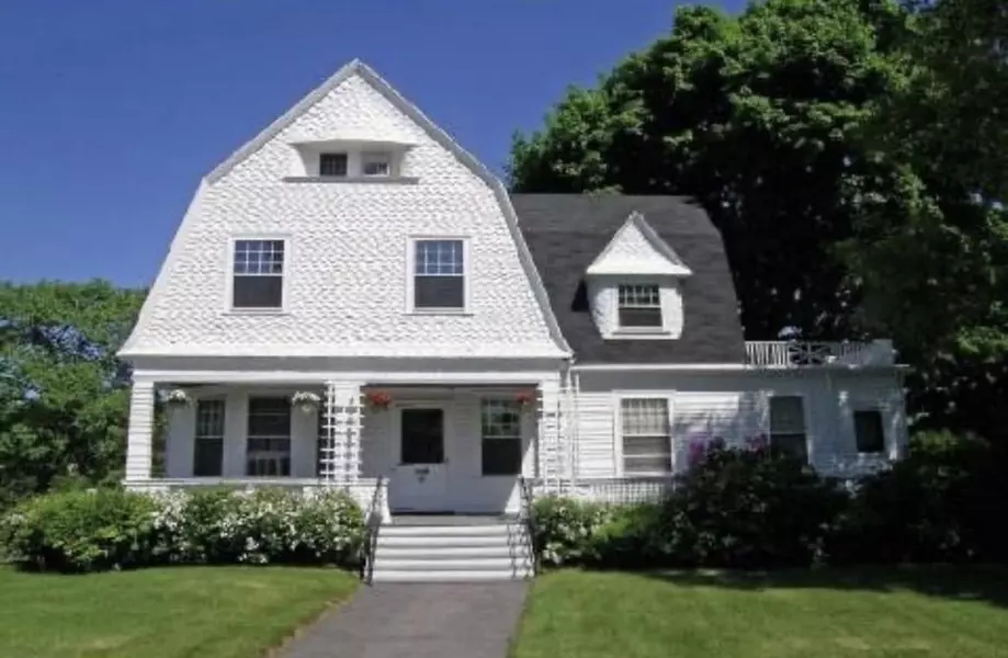 108 Walnut #108, Newton, MA 02460