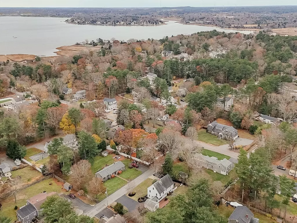 Duxbury, MA 02332,12 Spruce Ln