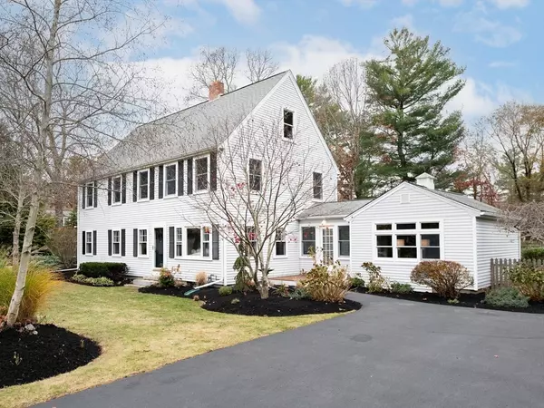 Duxbury, MA 02332,12 Spruce Ln