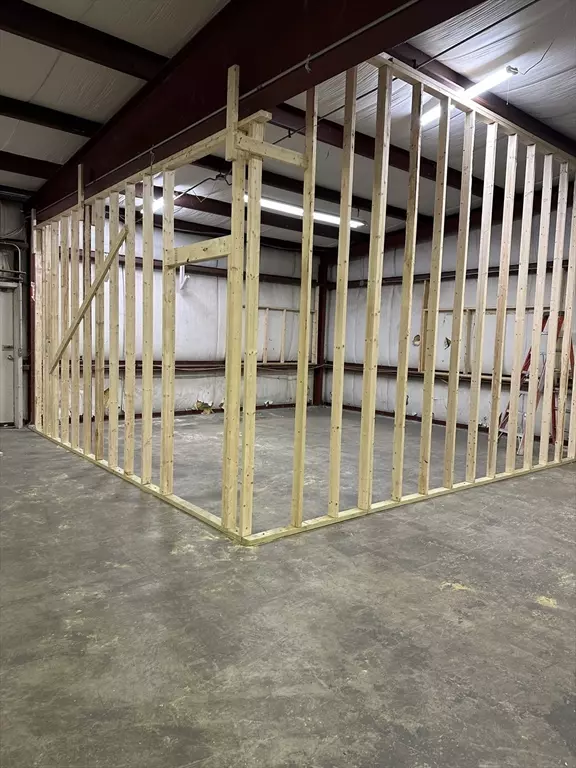 Groveland, MA 01834,154 Center St