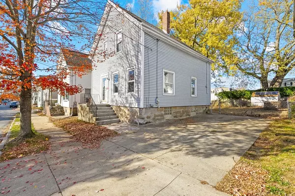 135 Sycamore St, New Bedford, MA 02740