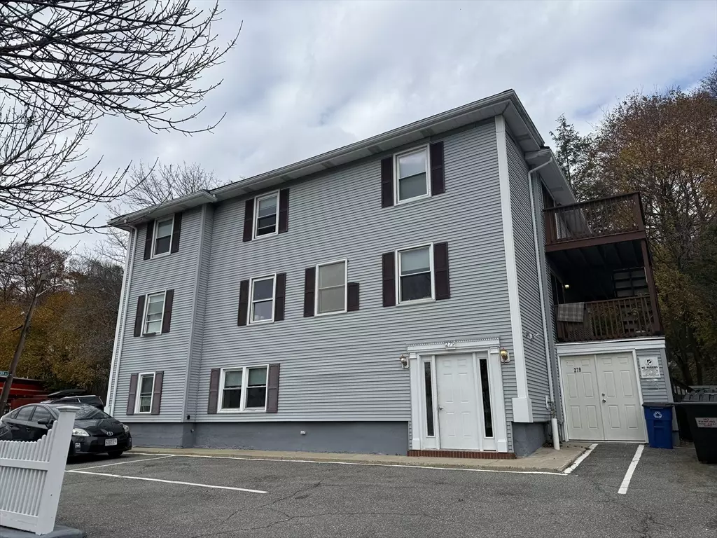 Medford, MA 02155,279 West Fellsway #1