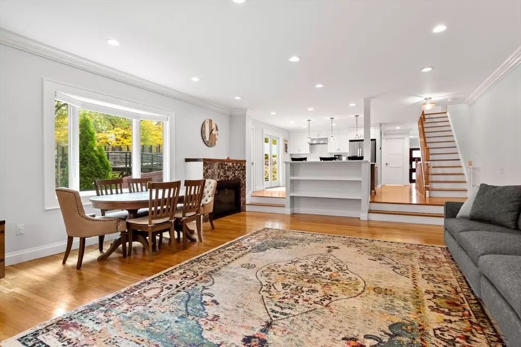 Brookline, MA 02446,3 Carlton Street #3