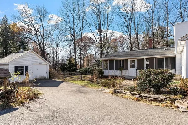 Lunenburg, MA 01462,64 Chestnut St