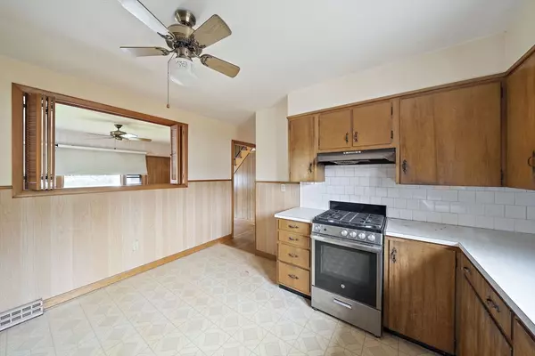 New Bedford, MA 02745,598 Church St