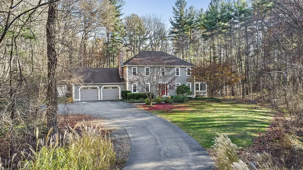166 Armsby Rd, Sutton, MA 01590