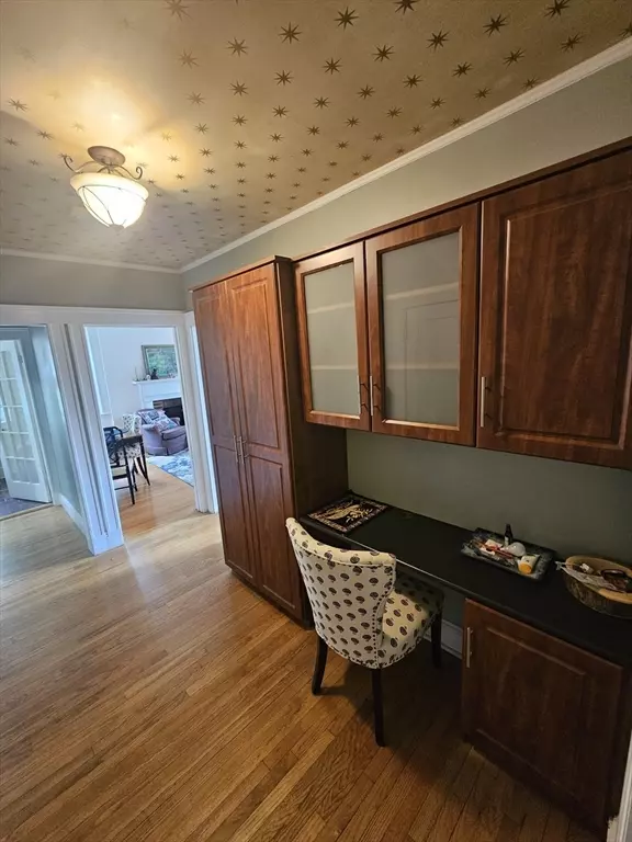 Cambridge, MA 02138,52 Garden #31