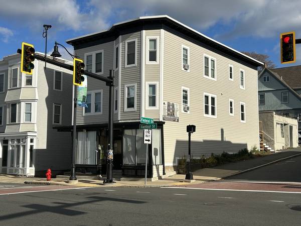 265 Rantoul St, Beverly, MA 01915