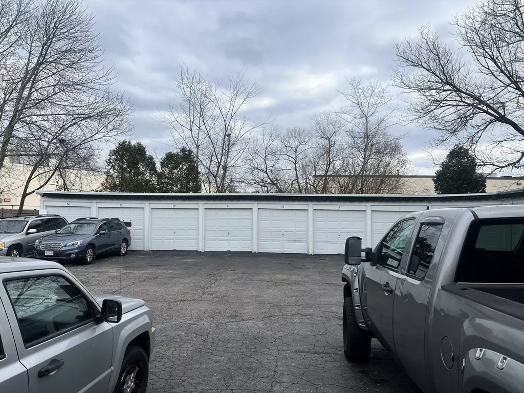 North Attleboro, MA 02760,111 East St #7