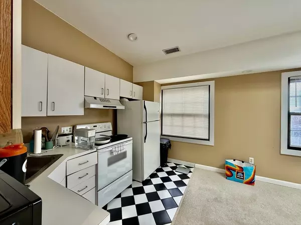 Quincy, MA 02170,21 Linden St #409