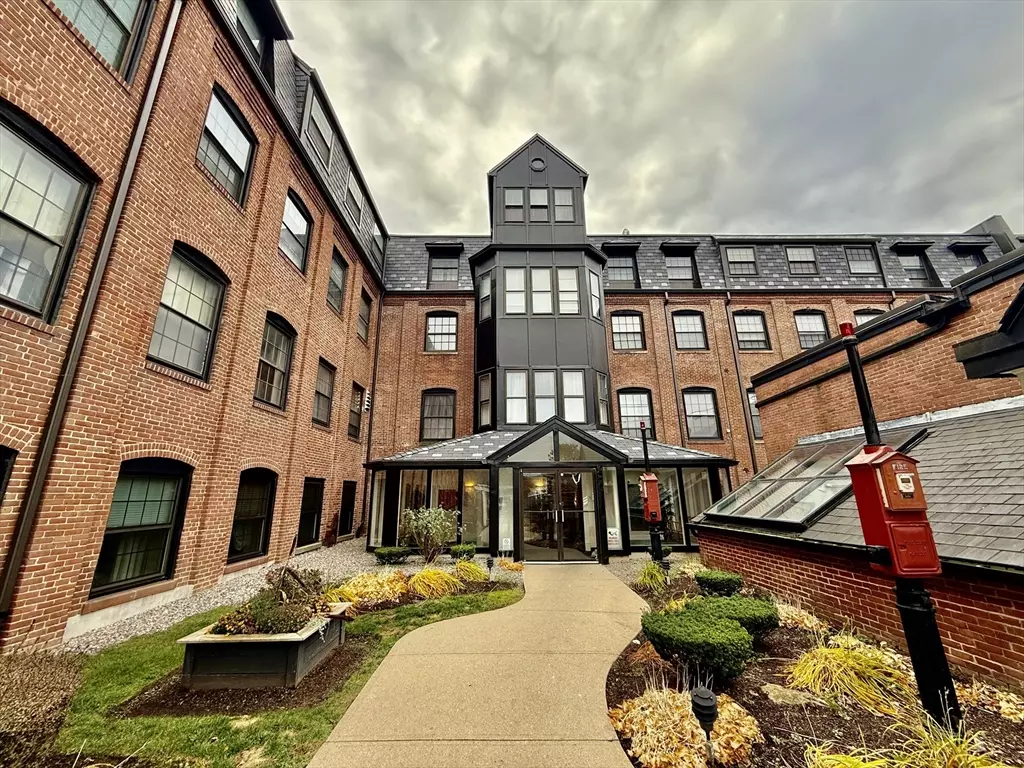 Quincy, MA 02170,21 Linden St #409